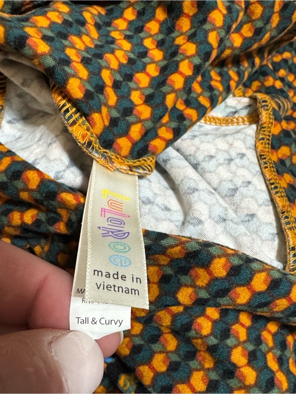 LuLaRoe Leggings Bundle (4 pairs) size Tall/Curvy - Picture 5 of 7